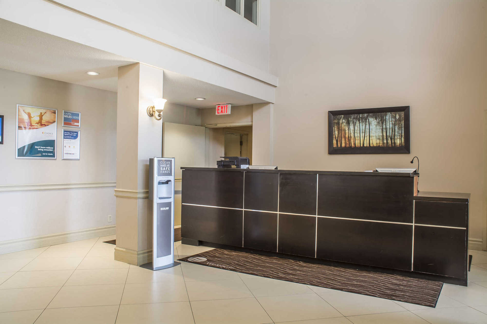 Comfort Inn & Suites Ambassador Bridge Уиндзор Интериор снимка